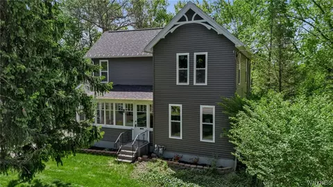 193 E Main St, Hamburg, NY 14075