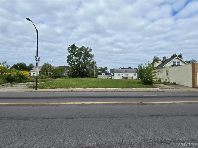 3272 Bailey Ave, Buffalo, NY 14215