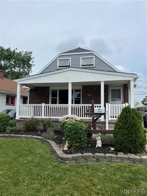 381 Tremont Ave, Kenmore, NY 14217