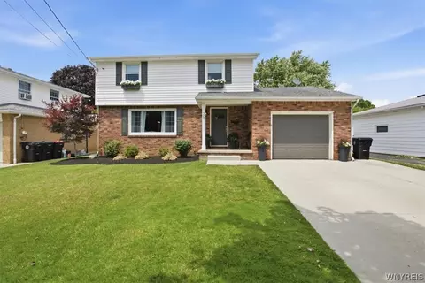 25 Camner Ave, Lancaster, NY 14086