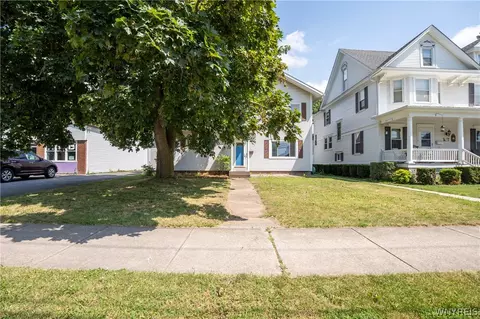 29 State St, Royalton, NY 14105