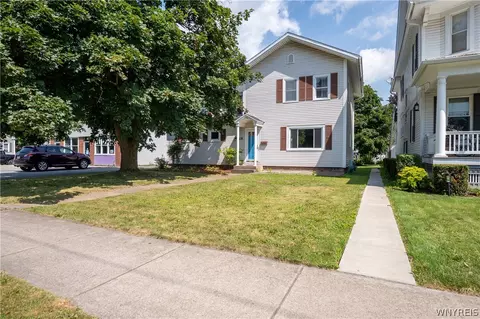 29 State St, Royalton, NY 14105