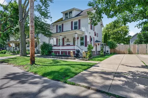 444 Washburn St, Lockport, NY 14094