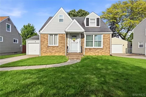 120 Sherwin Dr, Tonawanda, NY 14150
