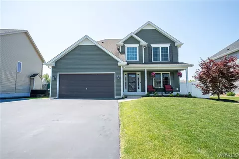 2336 Agassiz Dr, Lake View, NY 14085