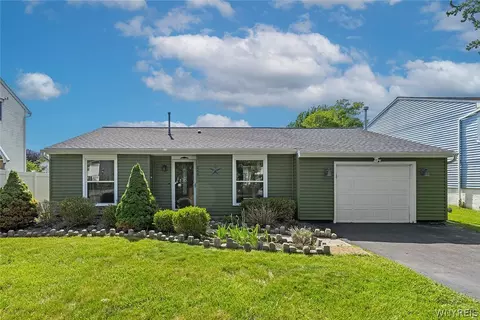 242 Sundridge Dr, Amherst, NY 14228