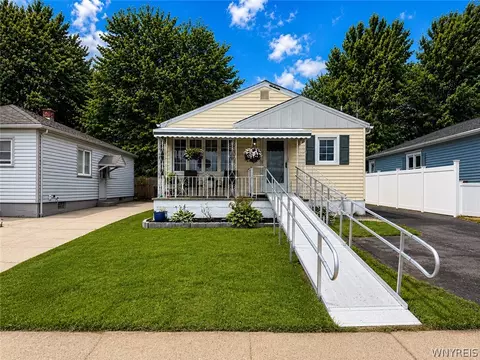 1205 85th St, Niagara Falls, NY 14304