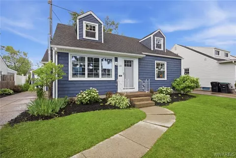 128 Wrexham Ct S, Tonawanda, NY 14150