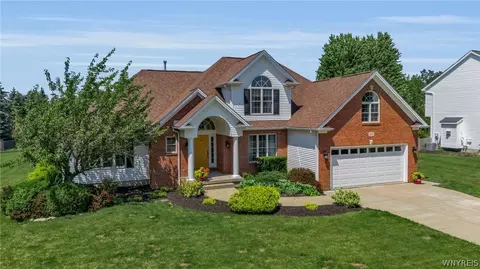 9090 Via Cimato Dr, Clarence Center, NY 14032