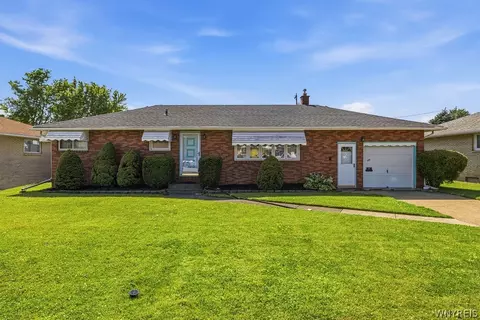 27 Dennis Ln, Cheektowaga, NY 14227