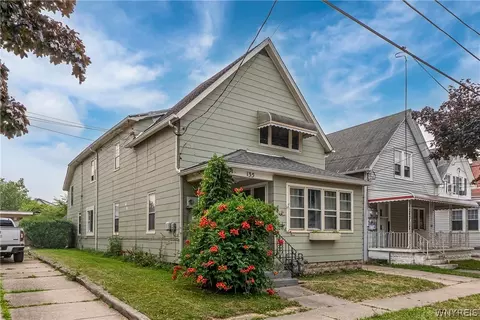 135 Schiller St, Buffalo, NY 14206