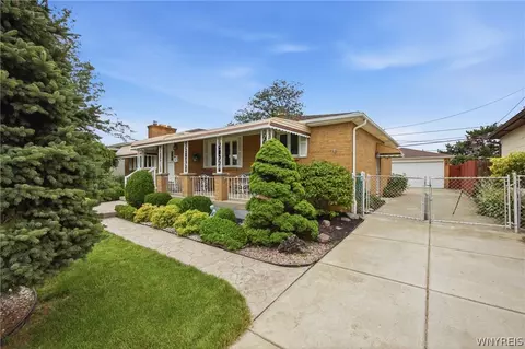 74 Leni Ln, Cheektowaga, NY 14225