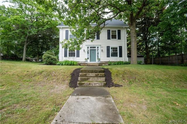 10775 Main St, Clarence, NY 14031