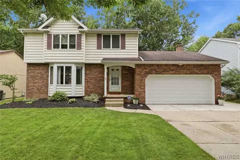 192 Greengage Cir, East Amherst, NY 14051
