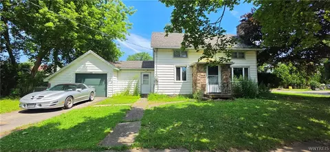 47 Utica St, Lockport, NY 14094