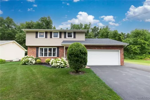 377 Brentwood Dr, Porter, NY 14174