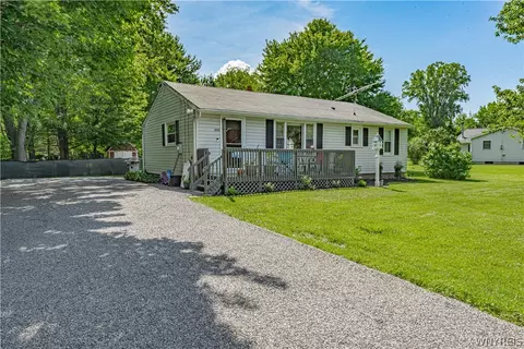 3777 Randall Rd, Ransomville, NY 14131