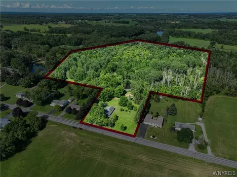 7424 S Pearl Rd, Oakfield, NY 14125