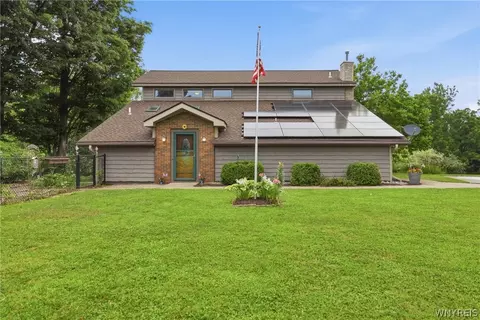 13500 North Rd, Alden, NY 14004