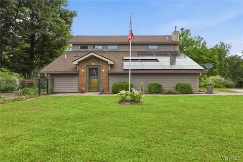 13500 North Rd, Alden, NY 14004