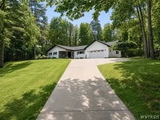 4137 Chapel Hill Rd, Humphrey, NY 14706