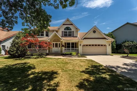 2 Meadow Spring Ct, East Amherst, NY 14051