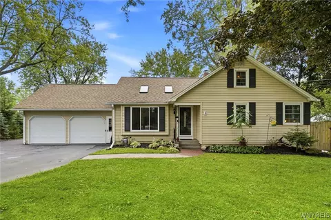 5241 William St, Lancaster, NY 14086