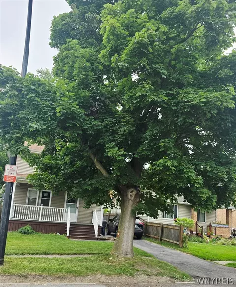 109 Beech St, Lackawanna, NY 14218