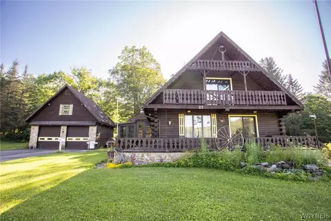 27 Dublin Mdw, Mansfield, NY 14779
