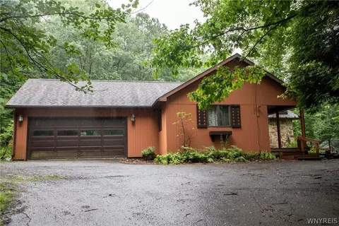 5149 Beeles Rd, Great Valley, NY 14741