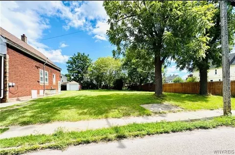 67 Greene St, Buffalo, NY 14206