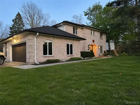 2 Gothic Ledge, Lockport, NY 14094 photo 2