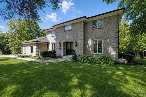 2 Gothic Ledge, Lockport, NY 14094 photo 1
