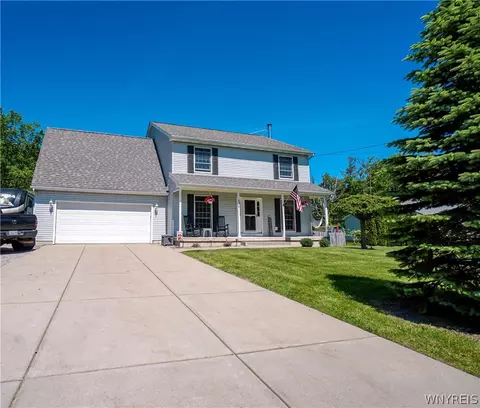 6138 Versailles Rd, Lake View, NY 14085