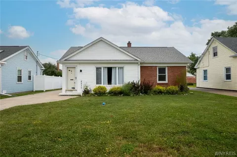 4930 Mount Vernon Blvd, Hamburg, NY 14075