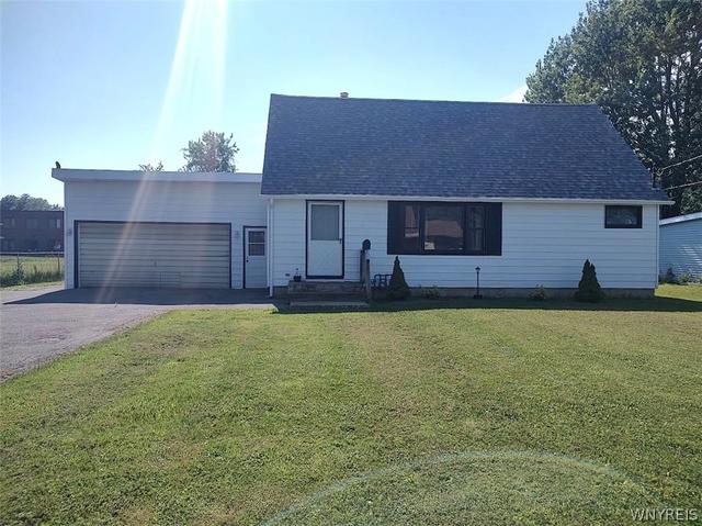 8 Allen St, Evans, NY 14006