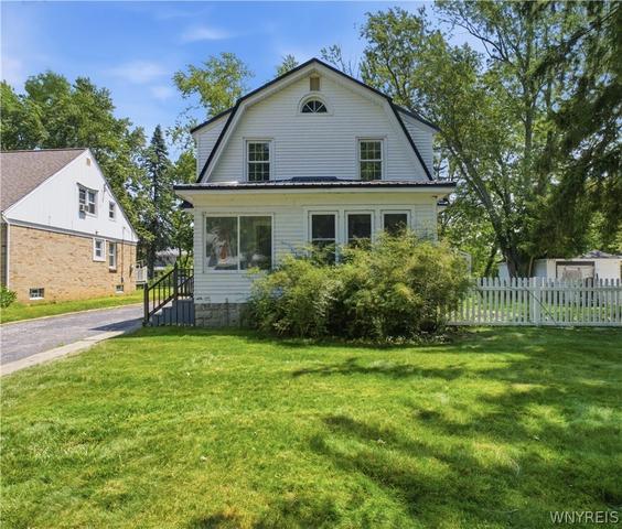 44 Arlington Rd, Amherst, NY 14221