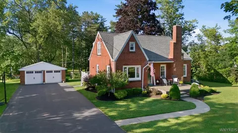 5370 Seneca St, West Seneca, NY 14224