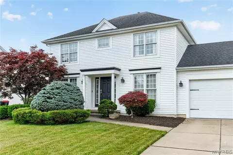 51 Old Post Rd, Lancaster, NY 14086