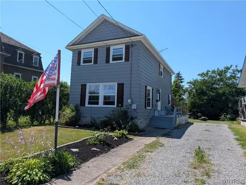 26 Vernon St, Royalton, NY 14105