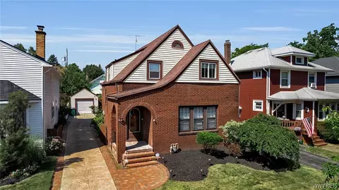 70 Radcliffe Rd, Buffalo, NY 14214