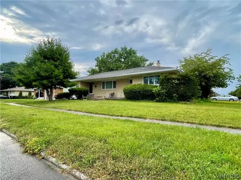1054 Woodstock Ave, Tonawanda, NY 14150