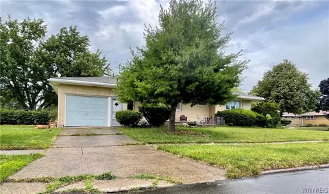 1054 Woodstock Ave, Tonawanda, NY 14150