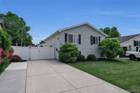 79 Terrell St, Depew, NY 14043 photo 2