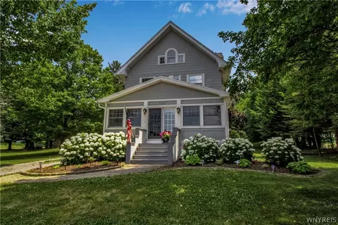 9281 Batavia-stafford Townline Rd, Batavia, NY 14020