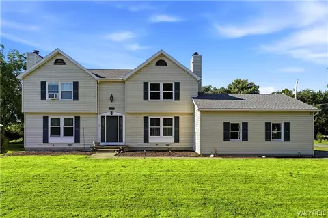 2487 Sylvan Pl, Wheatfield, NY 14304