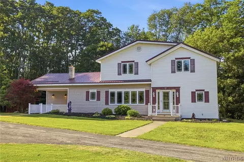8327 Indian Falls Rd, Pembroke, NY 14036
