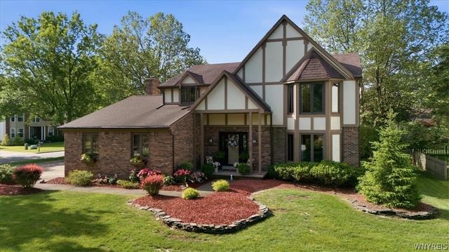 34 Birdsong Cir, East Amherst, NY 14051