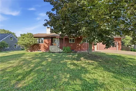 77 S Vaughn St, Springville, NY 14141