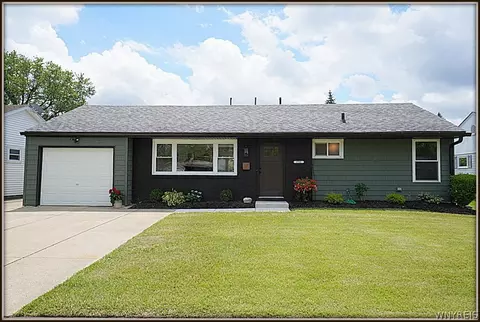 1733 Leah Dr, North Tonawanda, NY 14120